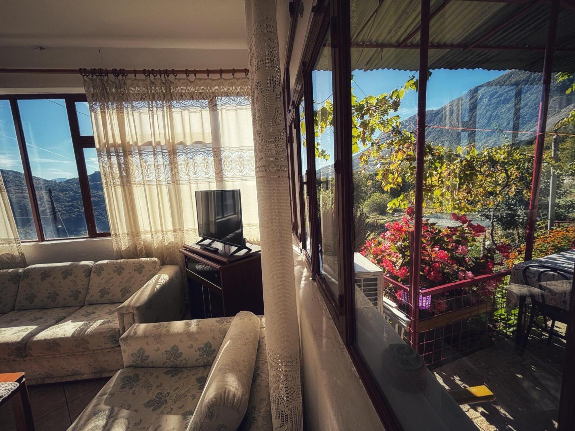Georgaras Accommodation Platanoussa 外观 照片